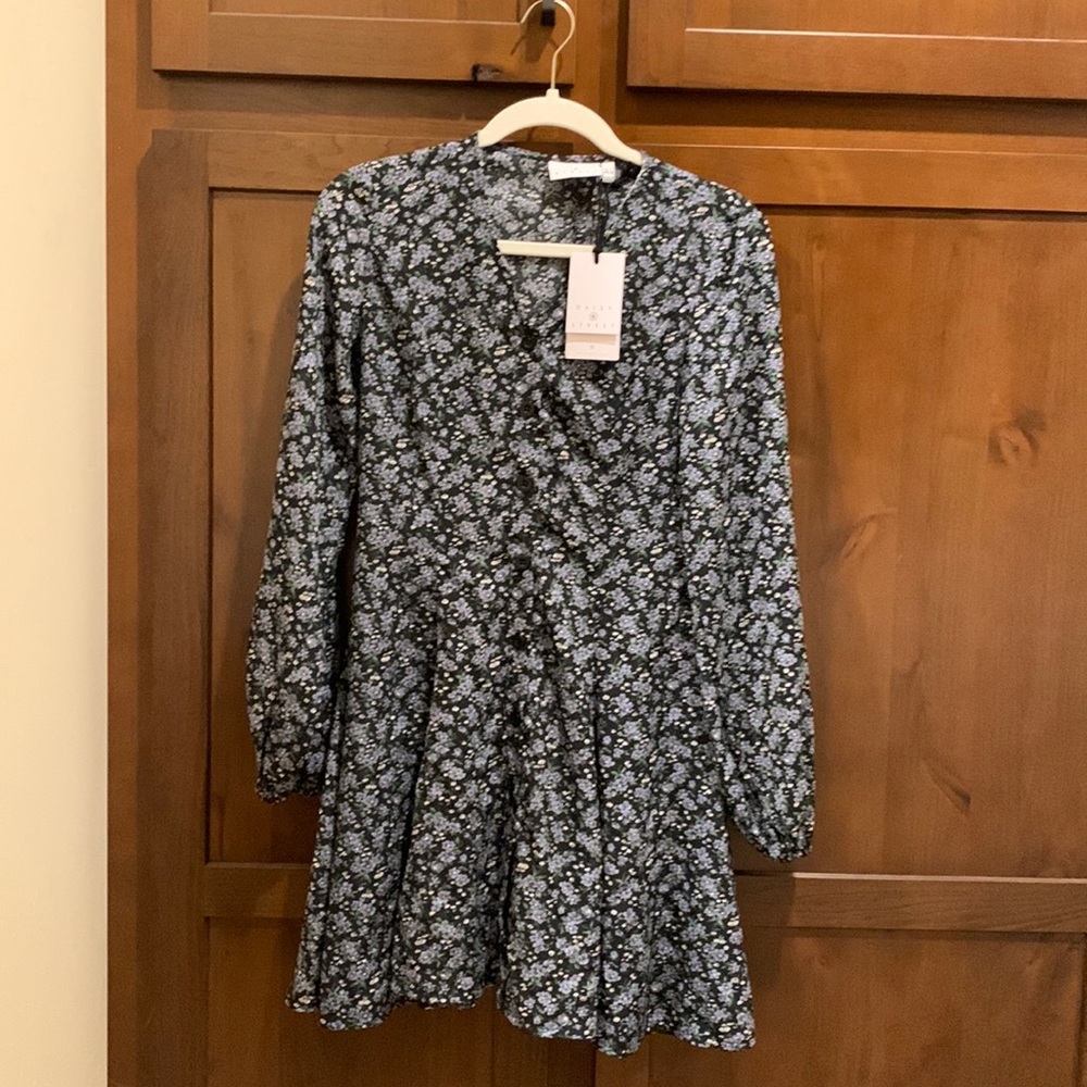 NWT Daisy Street Floral dress with button front